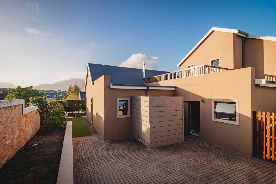 4 Bedroom Property for Sale in Kraaibosch Manor Western Cape